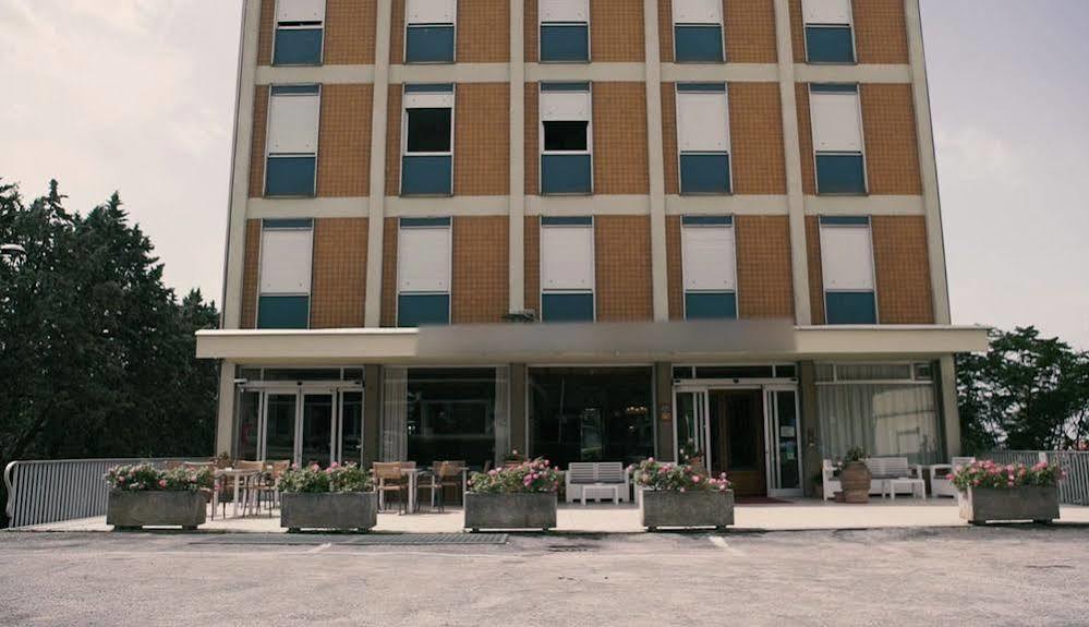 Grifone Hotel Perugia Exteriör bild
