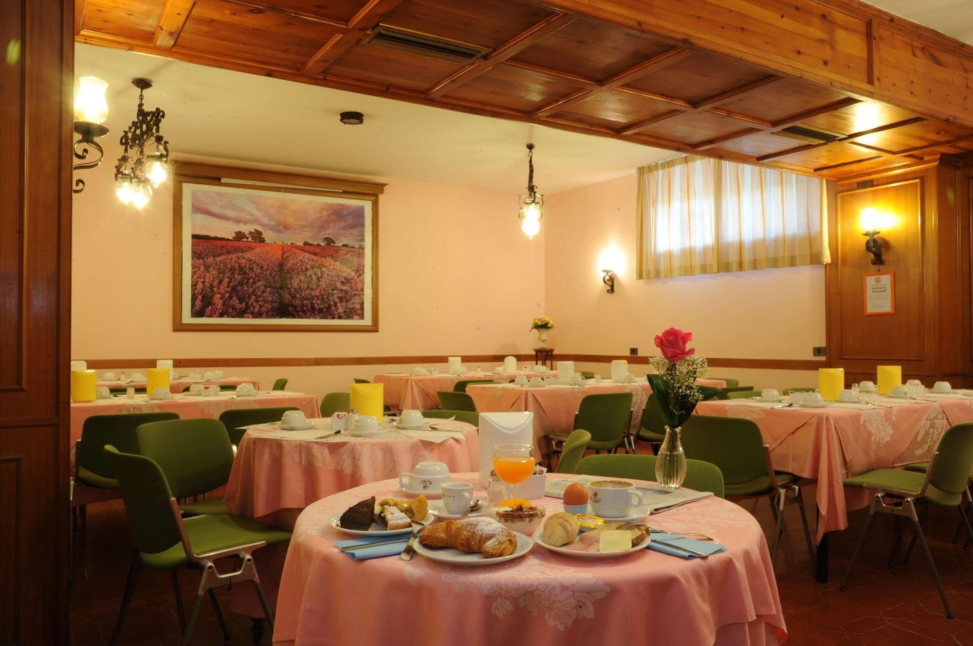 Grifone Hotel Perugia Exteriör bild
